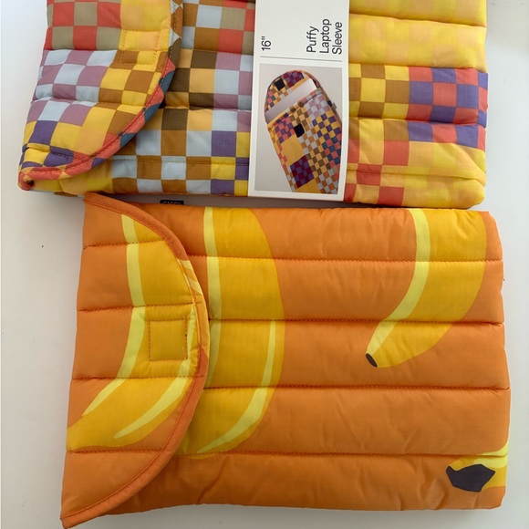NWOT BAGGU 13" Banana Print Puffy Laptop Sleeve - Picture 15 of 15